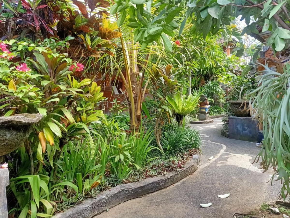 Family Guest House Ubud Extérieur photo