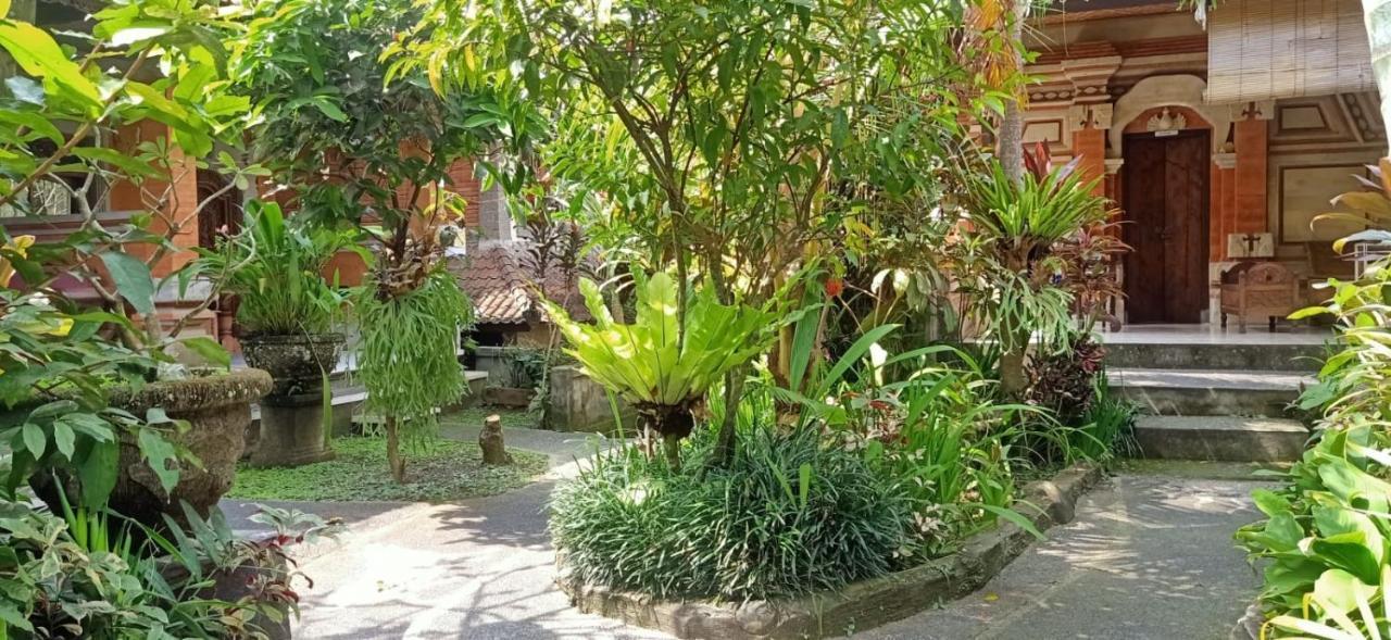 Family Guest House Ubud Extérieur photo