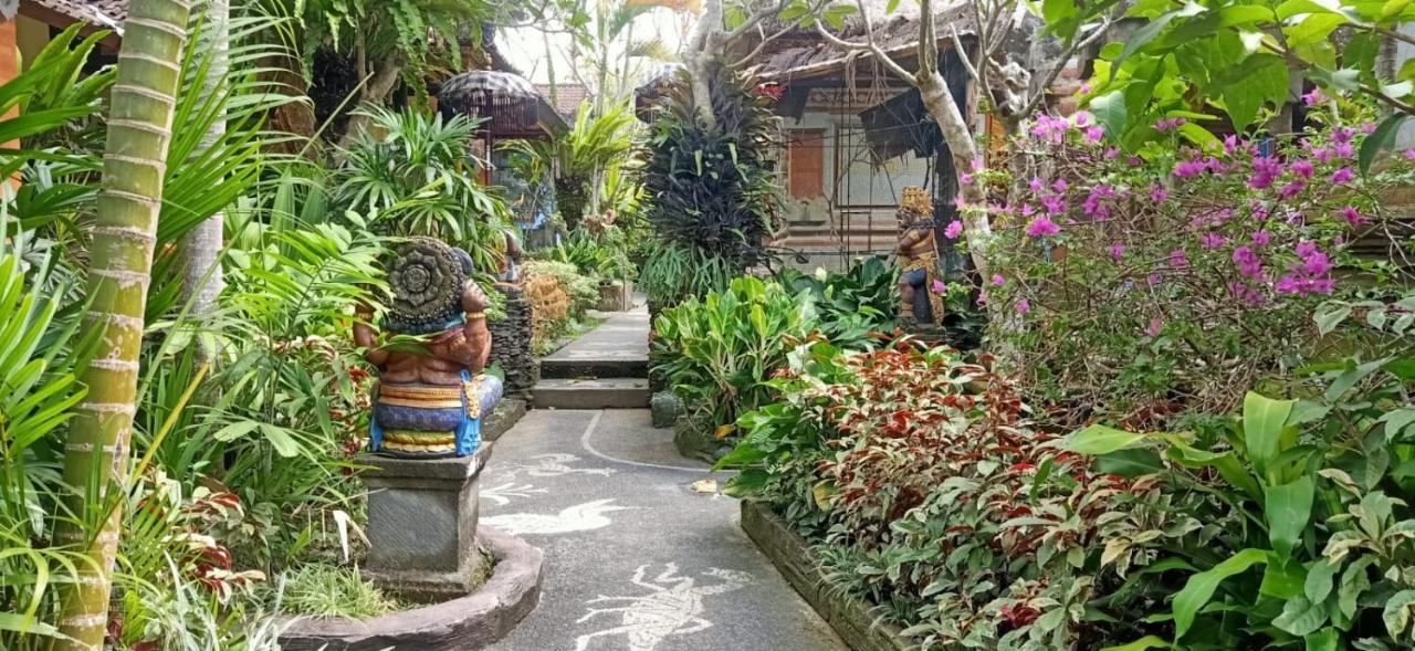 Family Guest House Ubud Extérieur photo